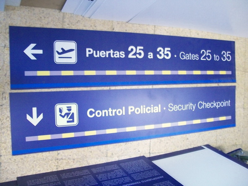 cartel aeropuerto